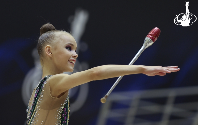 Kristina Voitenko during an exercise with clubs