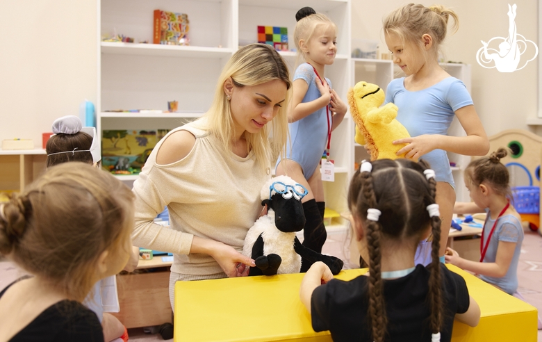 Preschooler’s lesson in the Academy classroom