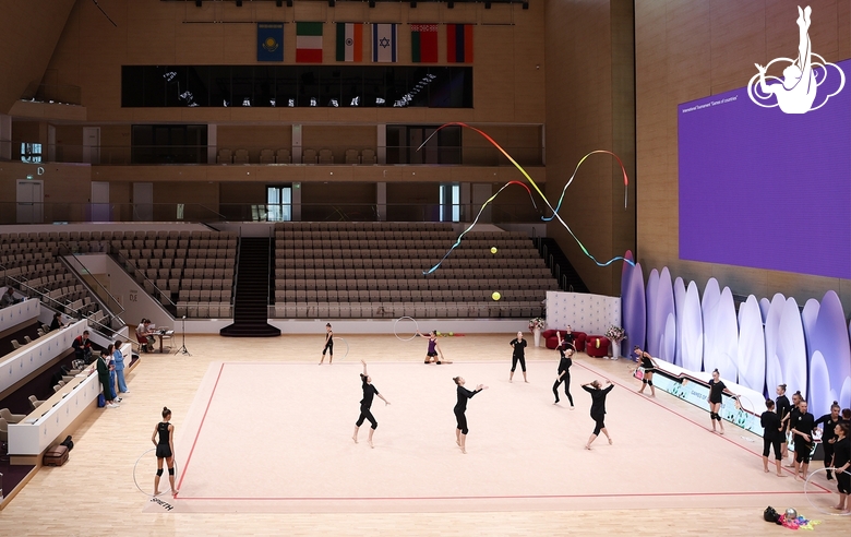 Сборная России в групповых упражнениях приехала на турнир «Игры Стран» в Академии