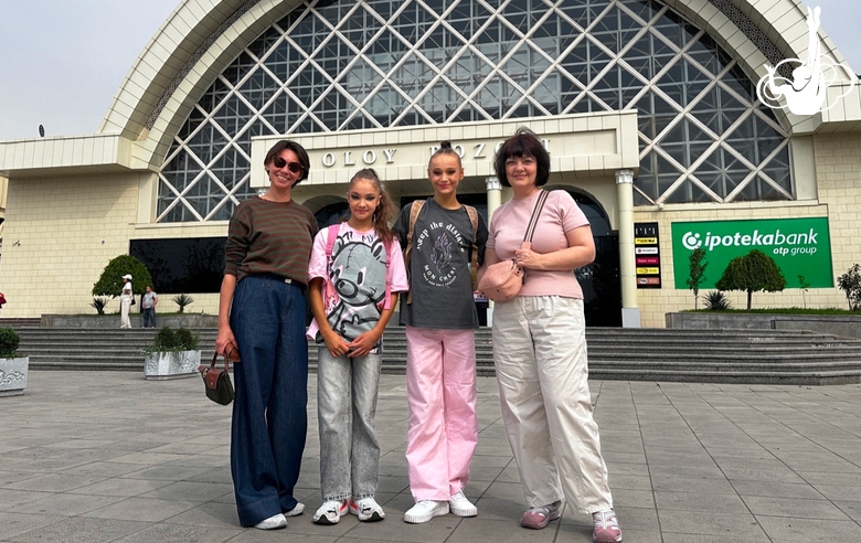 Ксения Савинова и Яна Заикина побывали на Алайском базаре в Ташкенте