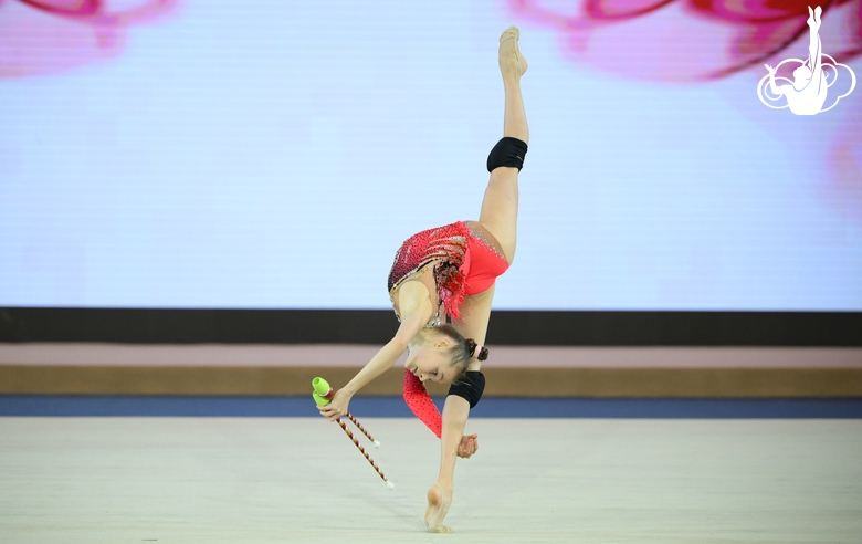 Yana Zaikina during the clubs exercise at the podium training