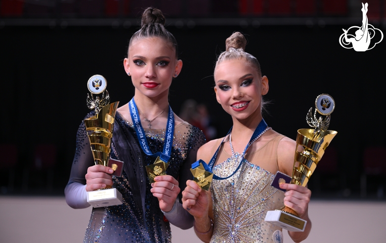Eva Kononova and Arina Kovshova won the hoop and ball finals at the Russian Championships