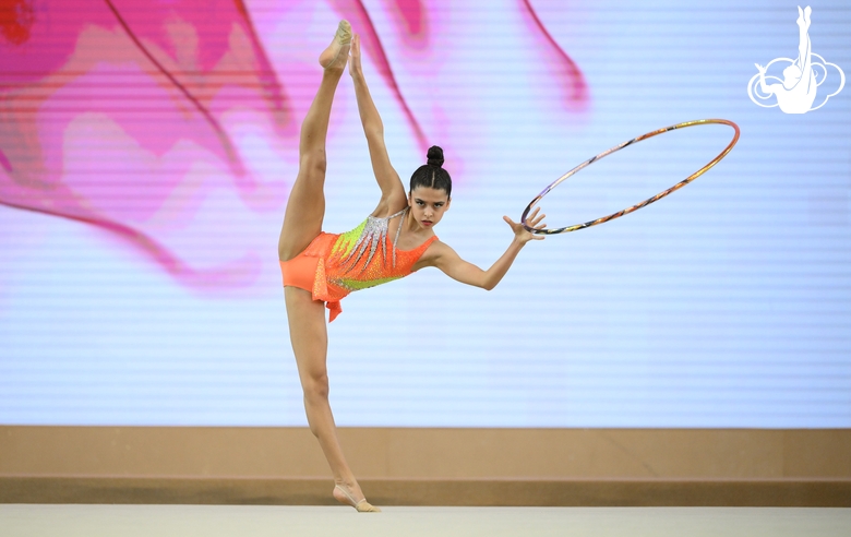 Elissar Khanunik during the hoop exercise