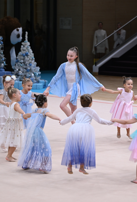 The New Year's Tree was held at the Alina Kabaeva Sky Grace Rhythmic Gymnastics Academy and the Martial Arts Academy