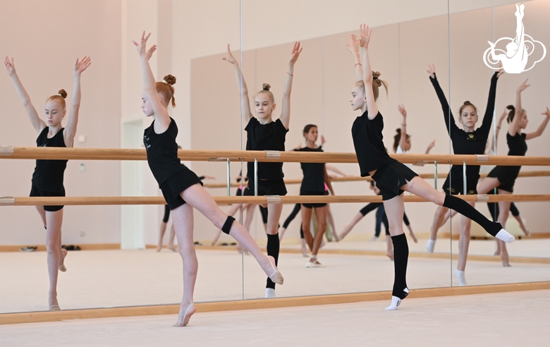 Olga Chernykh and other training camp participants during the choreography class