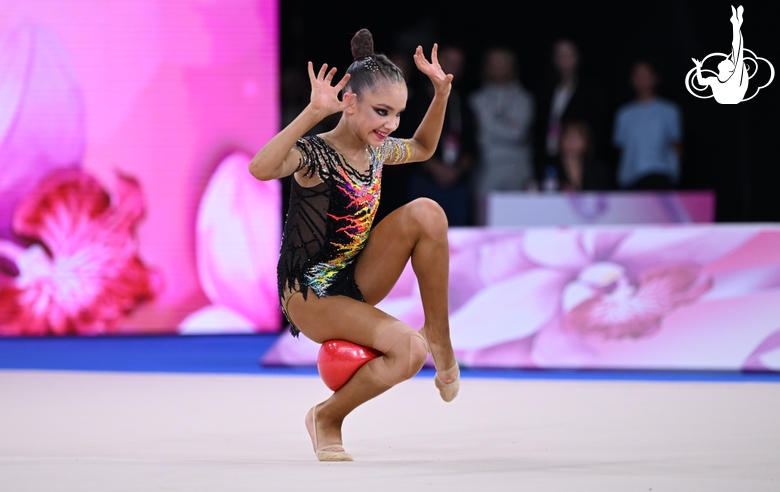 Ksenia Savinova during an exercise with a ball