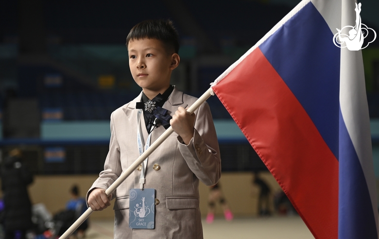 Young Liang Jun is one of the participants in the celebratory ceremony at the Sky Grace-2023 tournament in Beijing