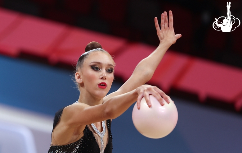 Victoriia Bespalova during the ball exercise