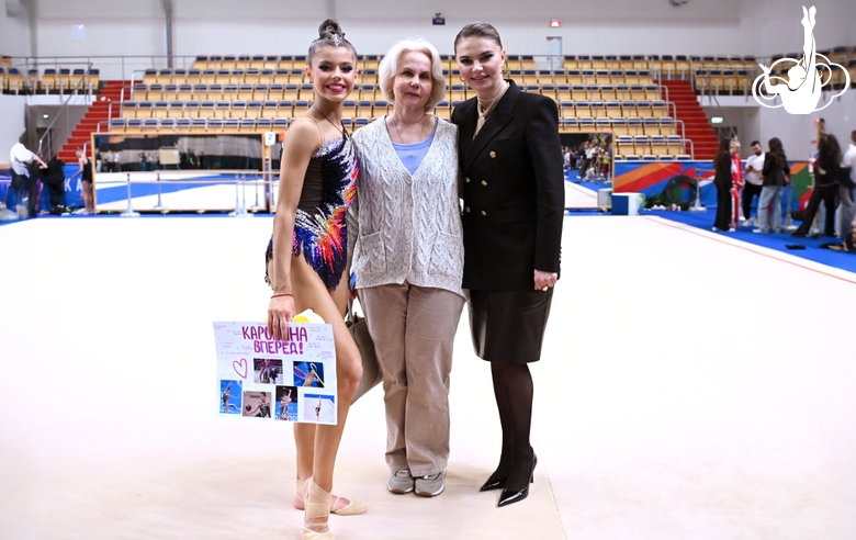 April 5, 2025. Olympic champion Alina Kabaeva, Russia’s Honored coach Vera Shatalina and Academy student Karolina Tarasova at the Russian Championship in Kazan