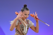 Kristina Dyupina during her clubs exercise