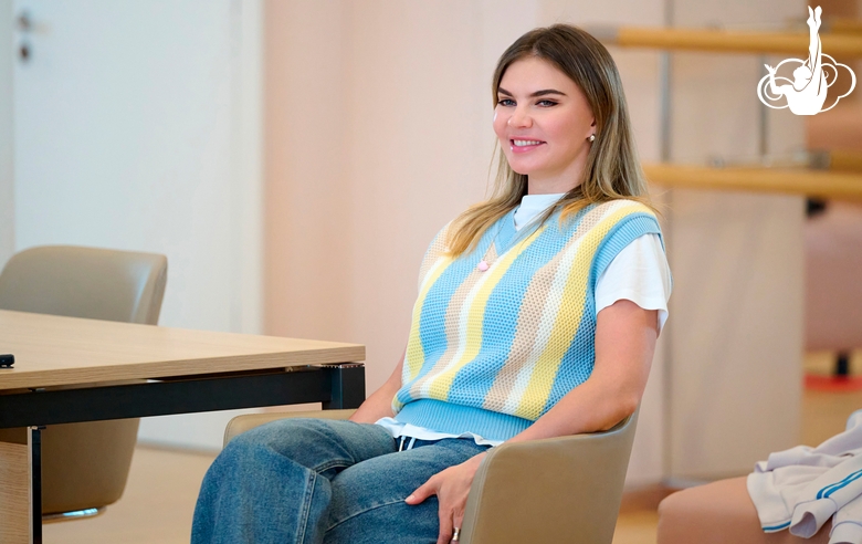 Олимпийская чемпионка Алина Кабаева на тренировке в Академии