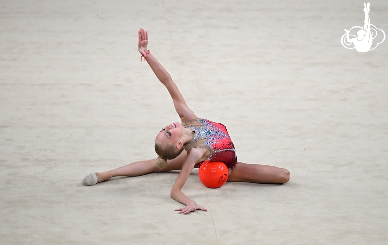 Kira Babkevich during the ball exercise