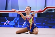 Ксения Савинова во время выполнения упражнения с булавами на всероссийском турнире «Кубок "Небесная грация"»