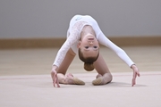 Young gymnast at the mAlinka tournament