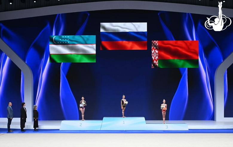 Awards giving to juniors in individual events