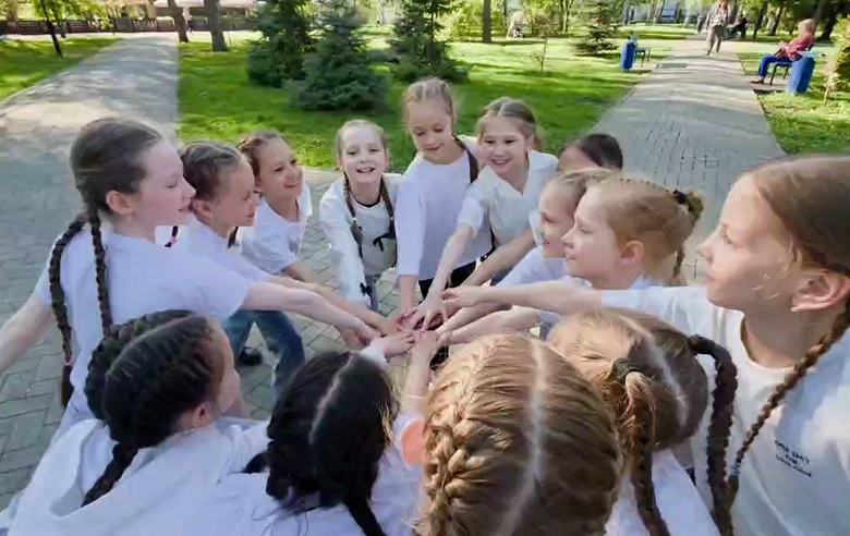 Chelyabinsk gymnasts recorded a video greeting for Olympic champion Alina Kabaeva's birthday