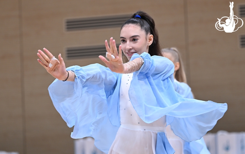 Николь Андрончик во время новогодней елки