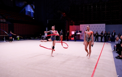 Featuring how warmly Olympic champion Alina Kabaeva congratulated juniors