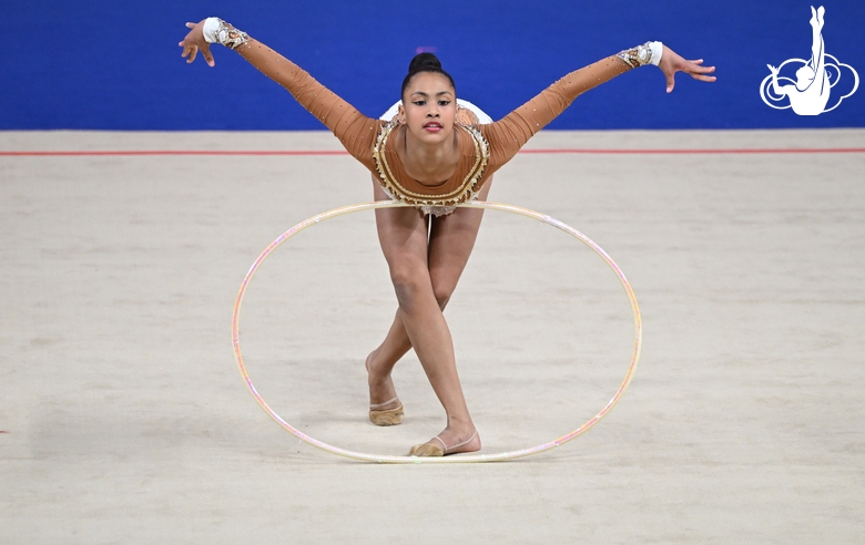 Chade Jansen during the hoop exercise