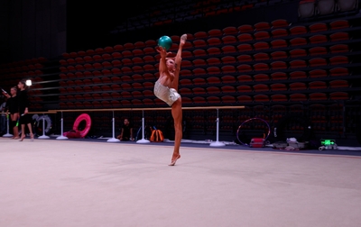 Показываем тренировку с мячом олимпийской чемпионки и Евы Кононовой в последние минуты перед выступлением на турнире «Кубок "Небесная грация"» и Beijing Top Open — 2025