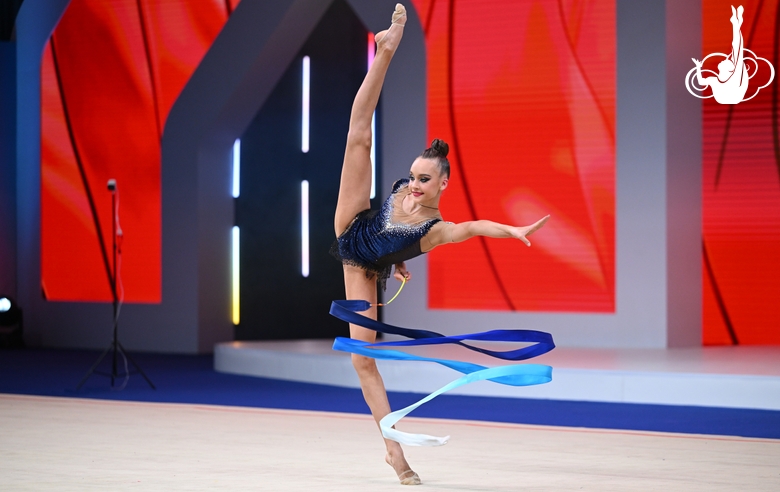 Miroslava Monina during the ribbon exercise