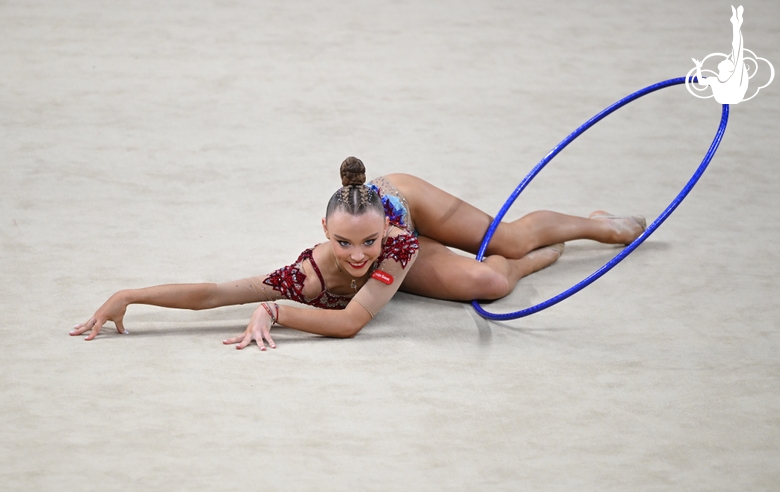 Alisa Medvedeva during the hoop exercise