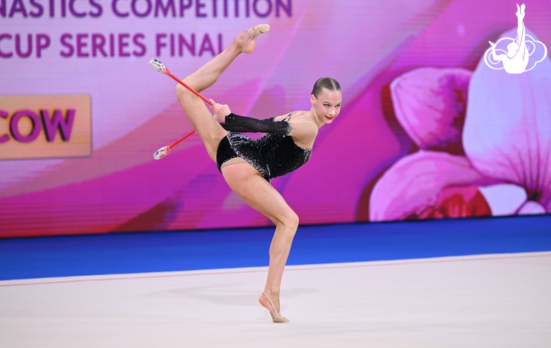 Ksenia Saliy during a clubs exercise