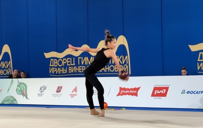 Олимпийская чемпионка Алина Кабаева помогает гимнасткам Академии на 1-м этапе «Кубка сильнейших»