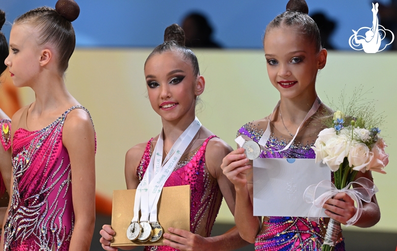 Veronika Malinina and Karina Bogdanova during the award ceremony