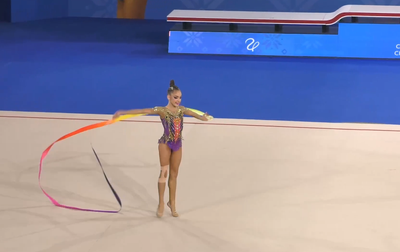 Advice from the Olympic champion before Ksenia Savinova's performance with ribbon