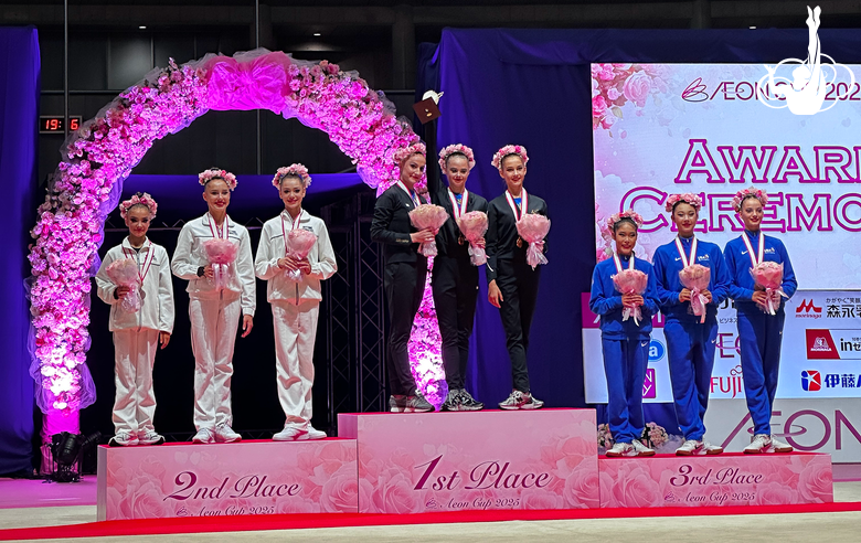 Ксения Савинова, Ульяна Янус и Мария Борисова — серебряные призеры AEON Cup в командном зачете