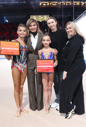 Participants of international competitions in Moscow received certificates from the Alina Kabaeva Charitable Foundation