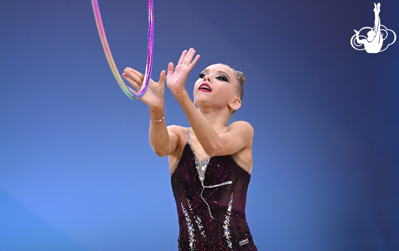Eva Kononova during the hoop exercise