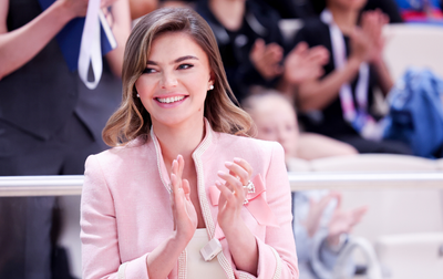 Олимпийская чемпионка Алина Кабаева поздравила команду Академии с успешным выступлением юниорок-личниц на первенстве России