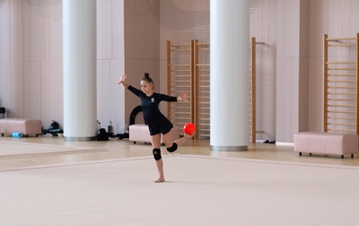 Alina Kabaeva motivates our gymnasts to train by example