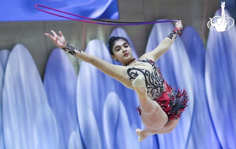 Life Adlakha (India)  doing jump rope exercise