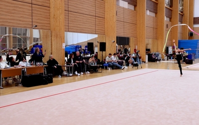 Alina Kabaeva, along with Russian national team Head coach Tatyana Sergaeva and Evgeniya Eliseeva, worked with Yana Zaikina on her panache turn