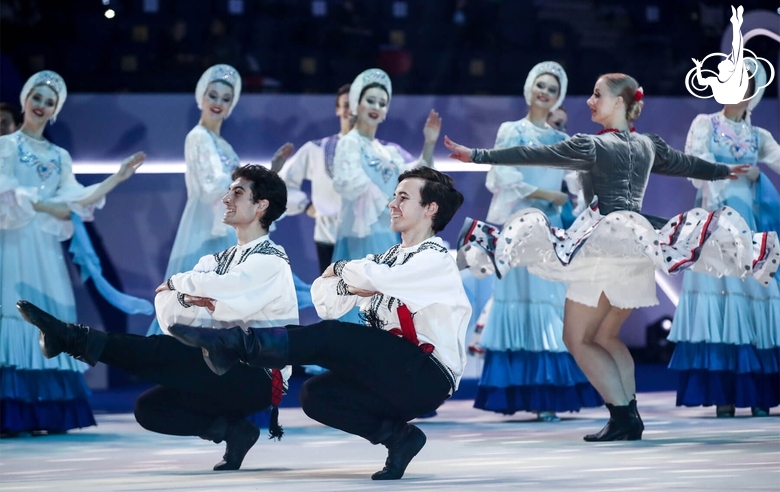 Dance performance at the closing of the tournament