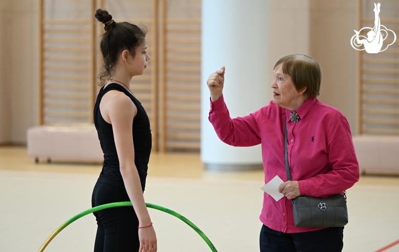 Спортивный психолог Евгения Кузьминова с Каролиной Тарасовой