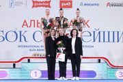 4 мая 2025 года. Олимпийская чемпионка Алина Кабаева — на 1-м этапе «Кубка сильнейших» во время церемонии награждения