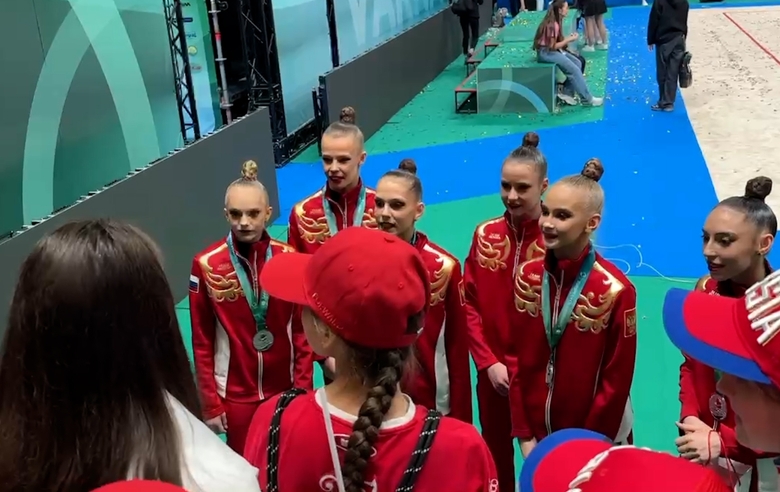 Group exercise gymnasts of the Russian national team met fans after their performance at the European Championships