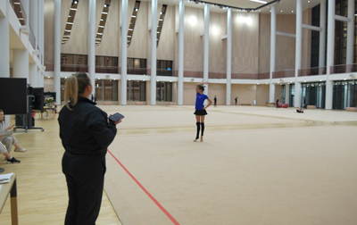 «Молодец, ты жете ан турнан хорошо стала прыгать»