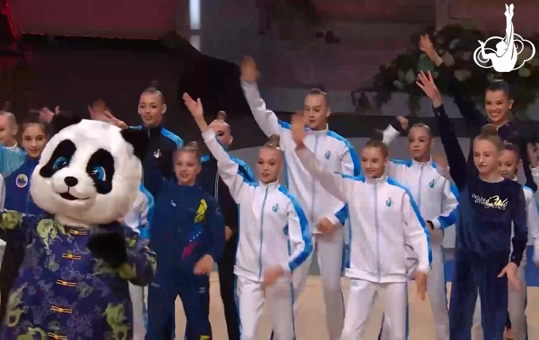 Флешмоб «Дружба» с участием олимпийских чемпионок завершил гала-концерт международного турнира «Кубок "Небесная грация"» и Beijing Top Open — 2025!