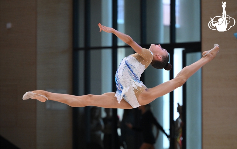 Yana Sakovich during the performance at the final concert