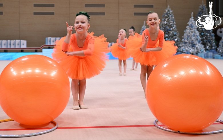 Дошкольницы Академии во время новогодней елки