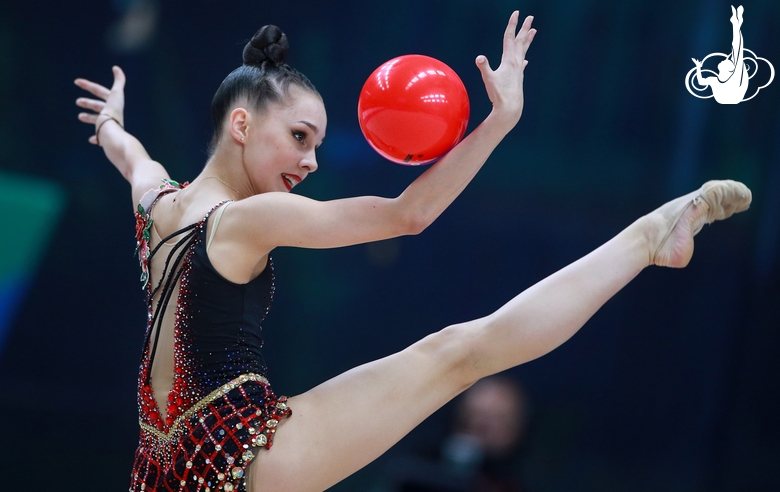 Mariia Borisova during the ball exercise