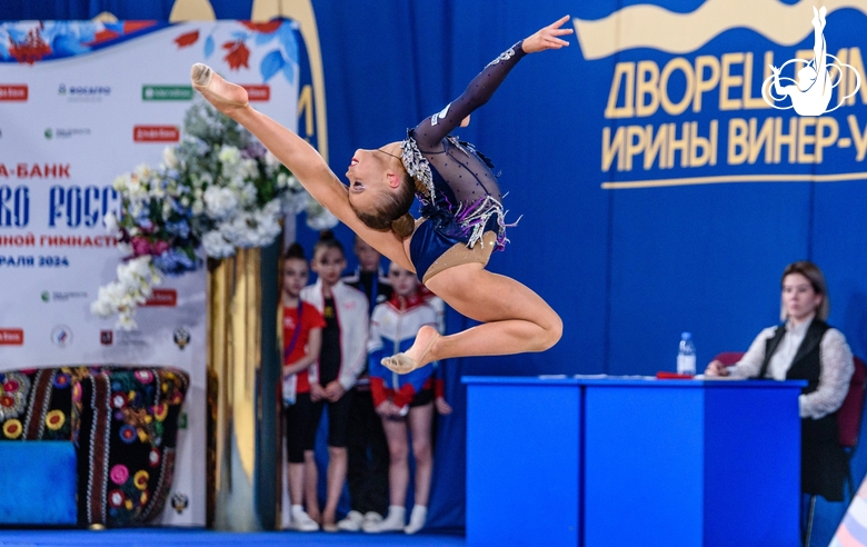 Elvira Belyaeva during the exercise without object