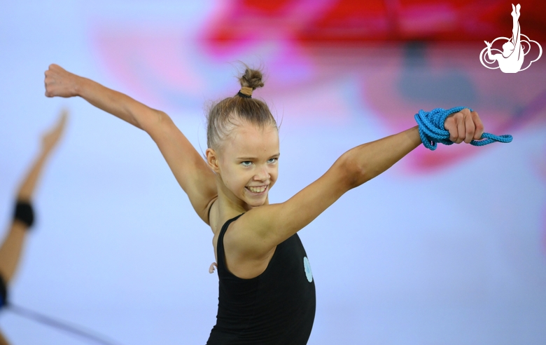 Kristina Voitenko during the rope exercise at the podium training