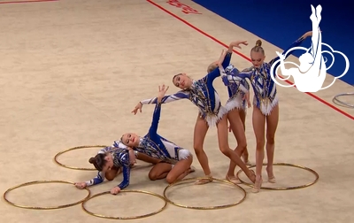 Выступление групповичек Академии с пятью обручами