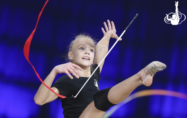 Kristina Voitenko during an exercise with a ribbon at floor testing